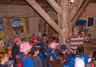 Group of children discover an American basement in Jaffa